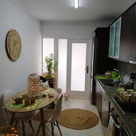 With 2 Bedrooms In With Wonderful City View And Wifi 35 Km From The Beach