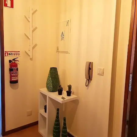 With 2 Bedrooms In With Wonderful City View And Wifi 35 Km From The Beach Braga