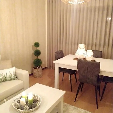 With 2 Bedrooms In With Wonderful City View And Wifi 35 Km From The Beach Braga