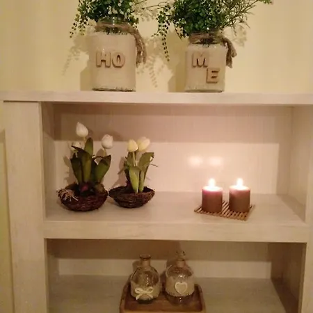 With 2 Bedrooms In With Wonderful City View And Wifi 35 Km From The Beach Apartmán *